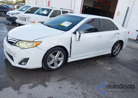 2013 Toyota Camry Se z USA, uszkodzony, nr VIN 4T1BF1FKXDU261524